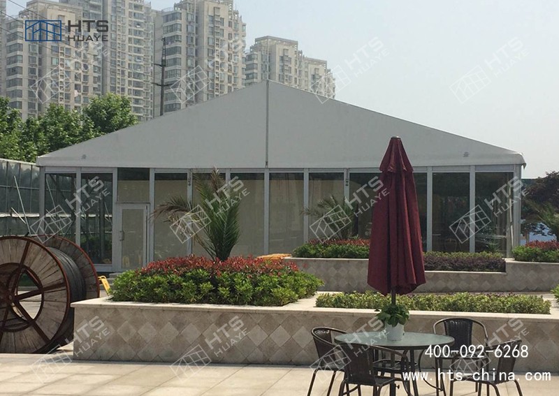 鋁合金框架棚房屬于綠色環(huán)保建筑，搭建現(xiàn)場無焊接