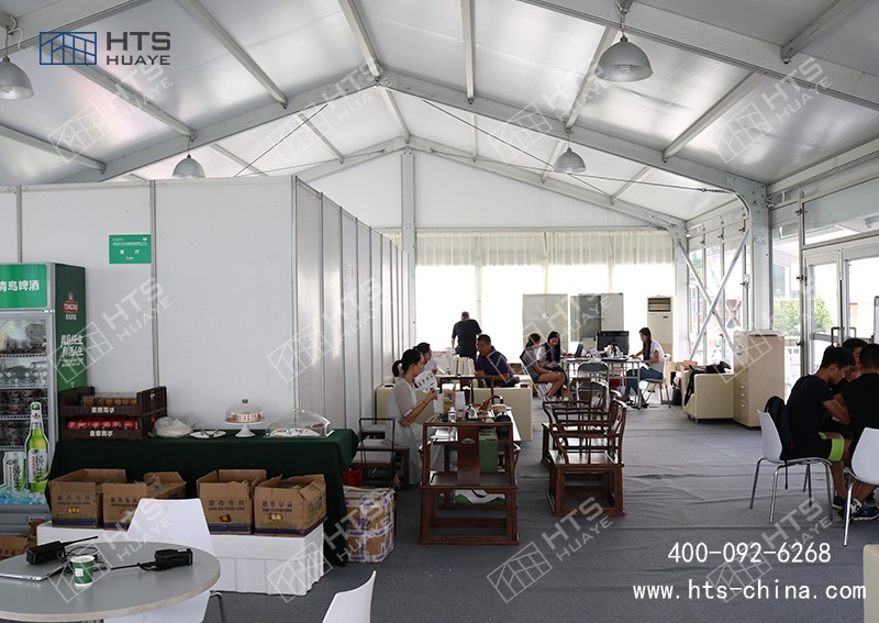 鋁合金框架棚房屬于綠色環(huán)保建筑，搭建現(xiàn)場無焊接